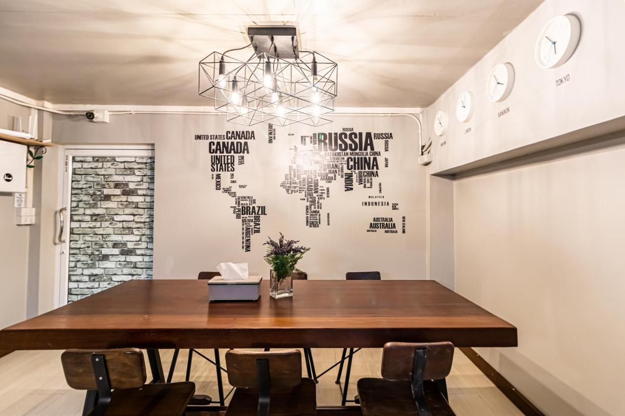 Snoozzze Hostel ใกล้รถไฟฟ้า ย่านบางรัก (Adults Only) Bangkok Extérieur photo