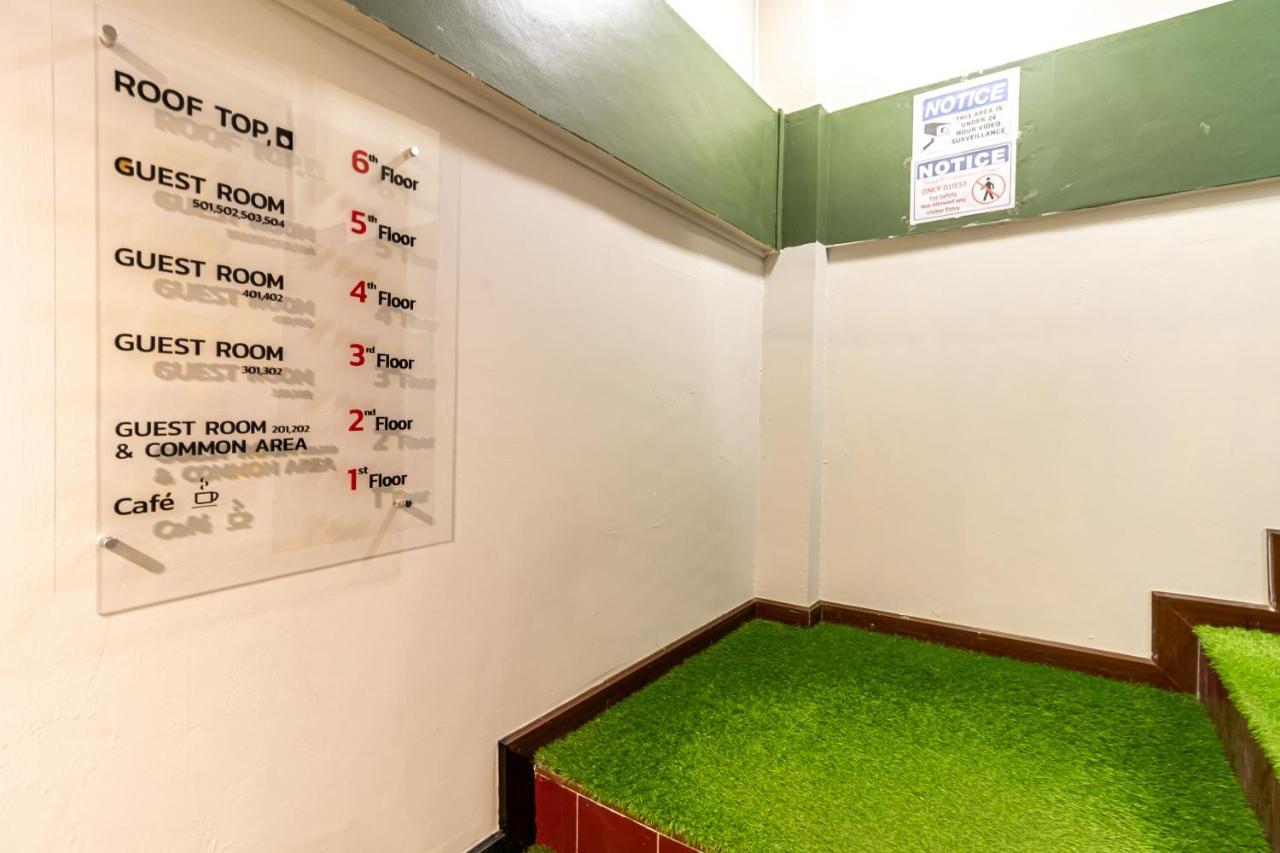 Snoozzze Hostel ใกล้รถไฟฟ้า ย่านบางรัก (Adults Only) Bangkok Extérieur photo