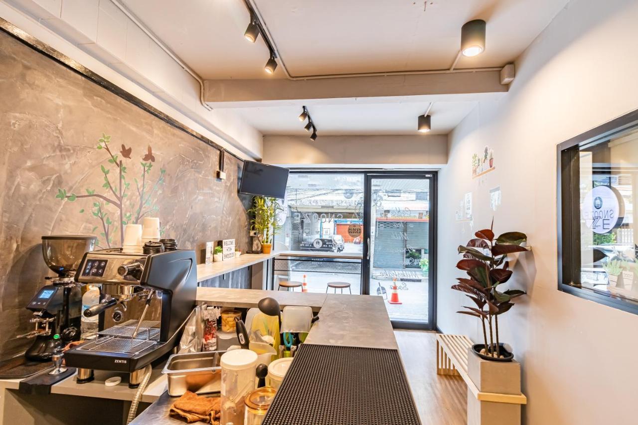 Snoozzze Hostel ใกล้รถไฟฟ้า ย่านบางรัก (Adults Only) Bangkok Extérieur photo