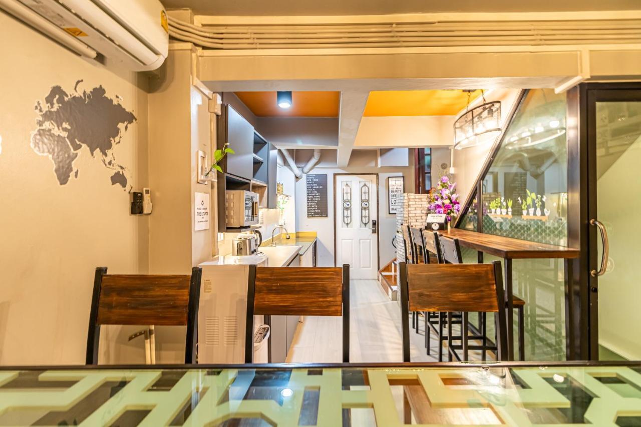 Snoozzze Hostel ใกล้รถไฟฟ้า ย่านบางรัก (Adults Only) Bangkok Extérieur photo
