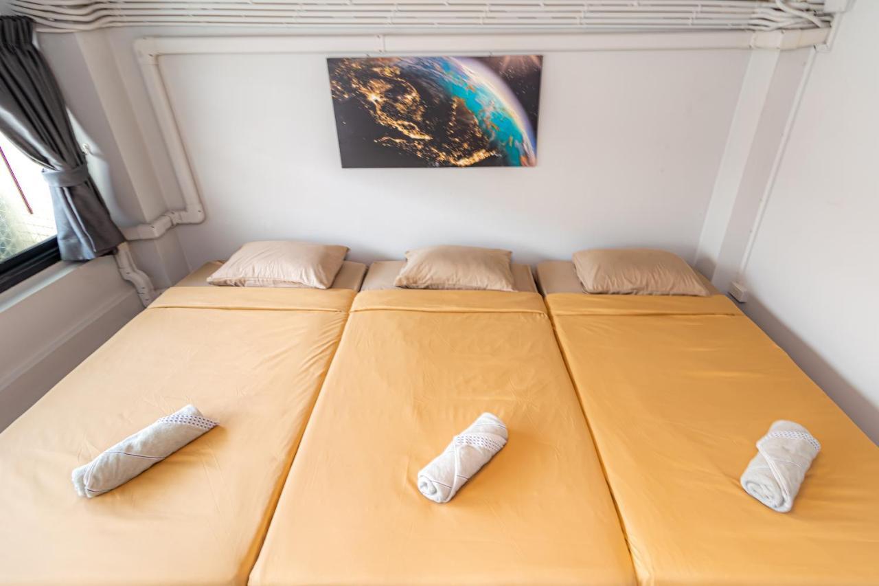 Snoozzze Hostel ใกล้รถไฟฟ้า ย่านบางรัก (Adults Only) Bangkok Extérieur photo