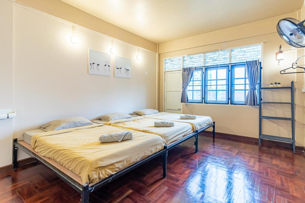 Snoozzze Hostel ใกล้รถไฟฟ้า ย่านบางรัก (Adults Only) Bangkok Extérieur photo